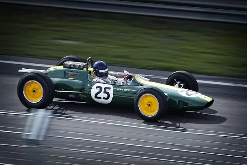 Early racing car with no wings or aerodynamic appendages